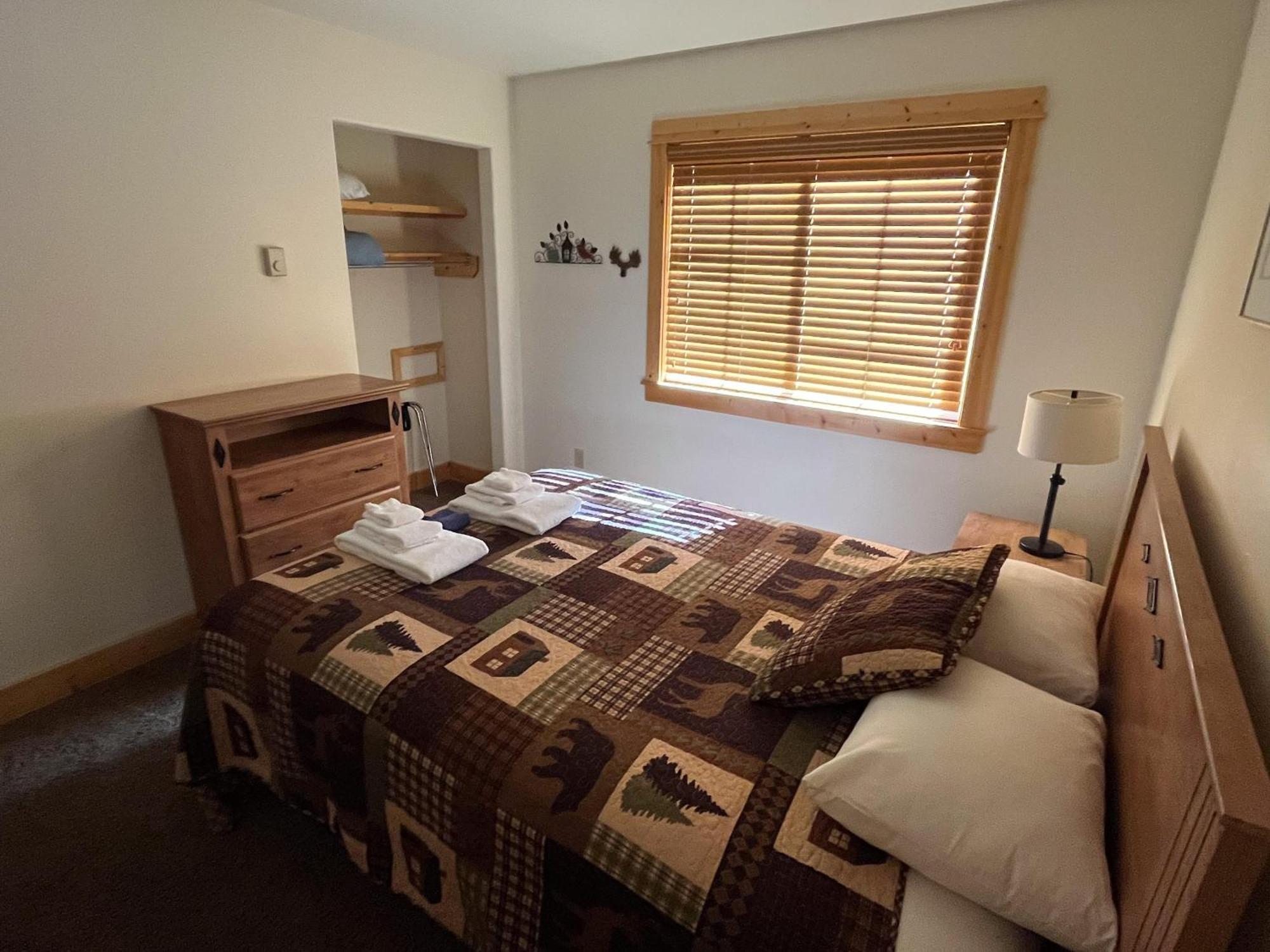 Cabin 28 Almont Екстер'єр фото