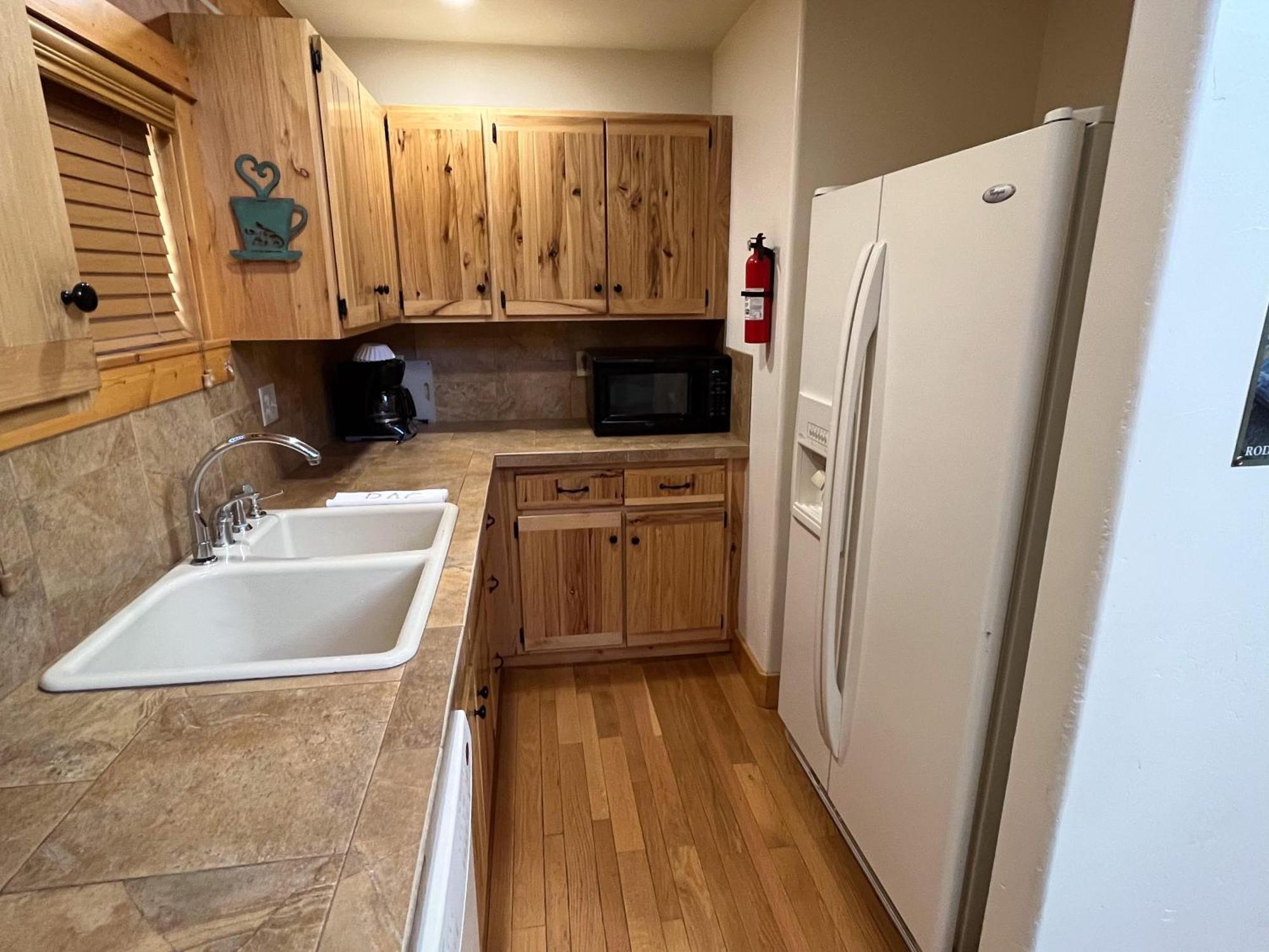 Cabin 28 Almont Екстер'єр фото
